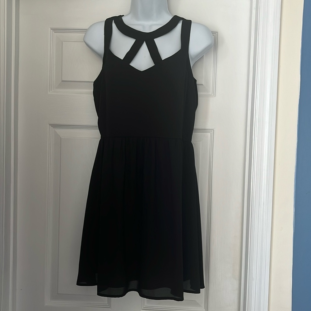 NWT. Gorgeous black dress size M